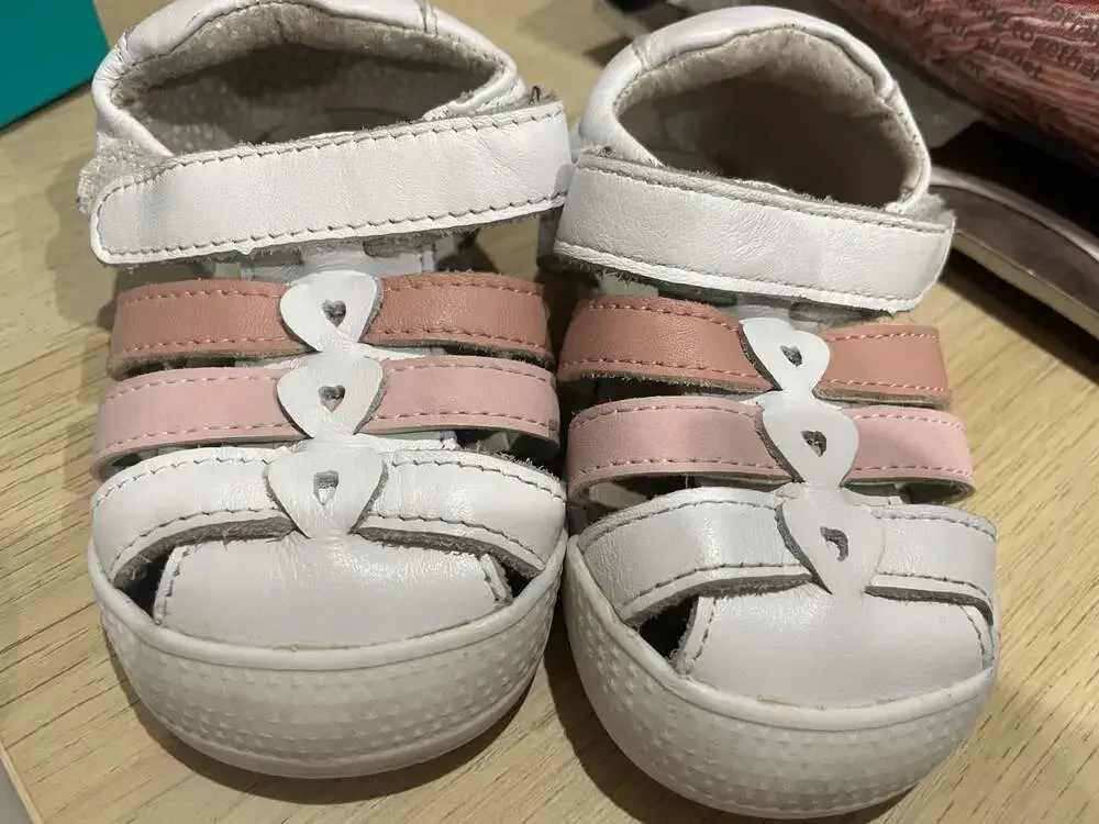 Size 22 Euro/ Size 5 US. White and Pink Girls Leather Sandals Made in Spain